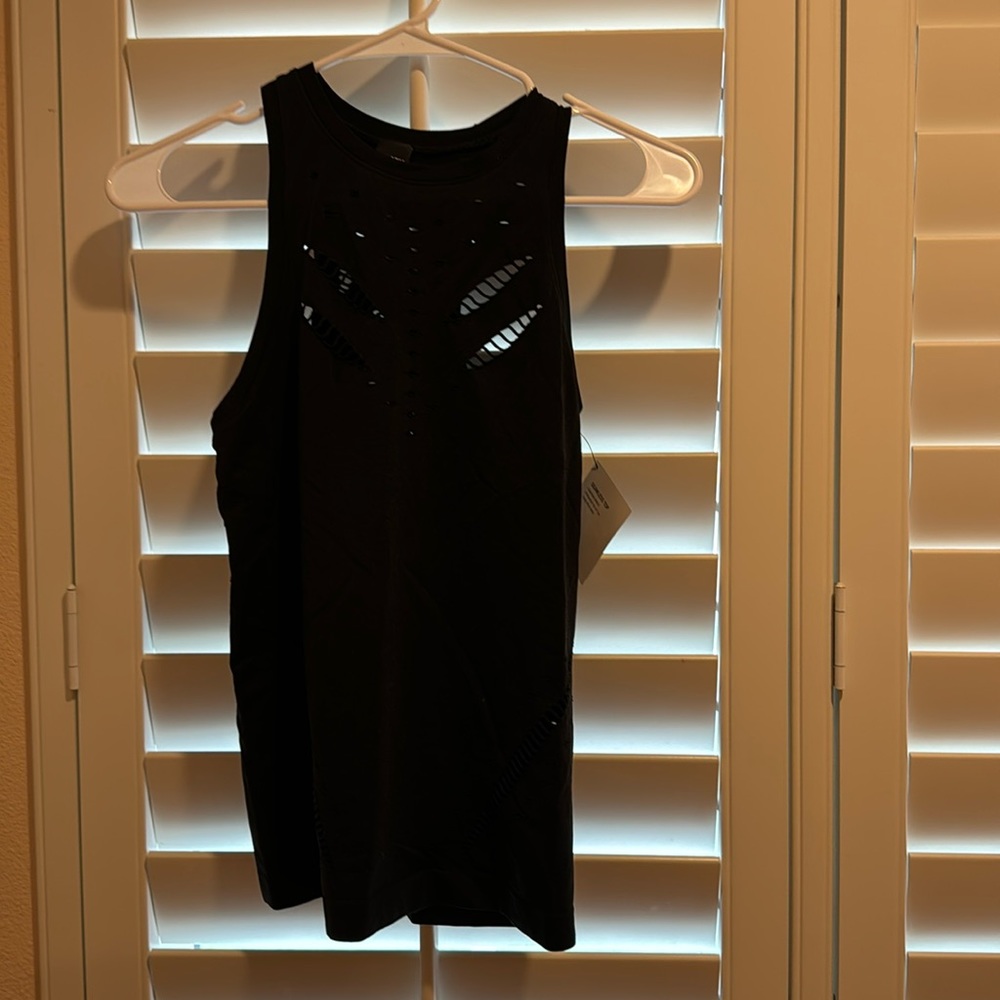 Victoria Sport Seemless Top. size Extra Small
